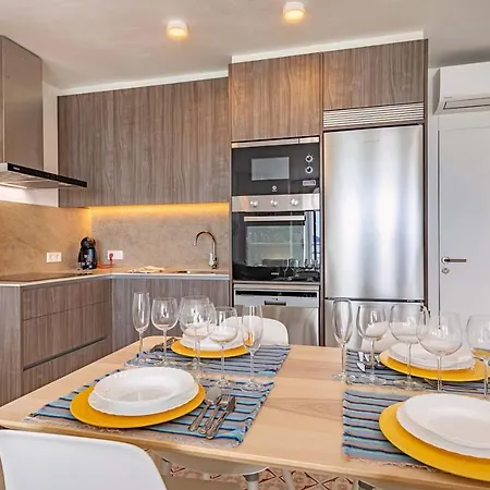 Beachfront Sivella Mar By Sealand Apartman