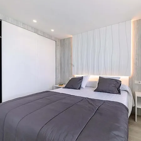 Beachfront Sivella Mar By Sealand Apartment