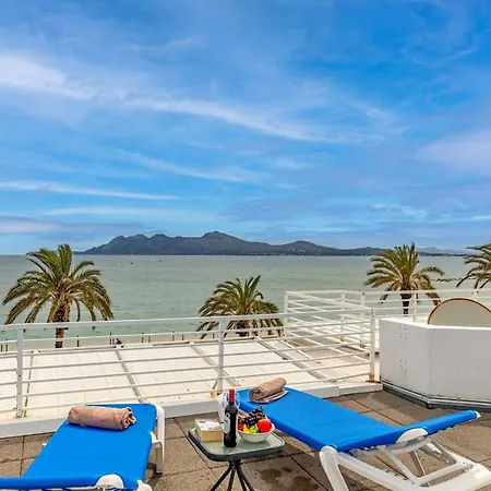 Beachfront Sivella Mar By Sealand Apartment