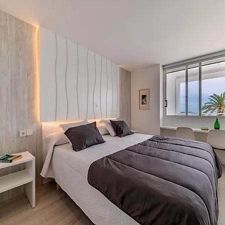 Апартаменты Beachfront Sivella Mar By Sealand